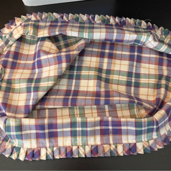 Longaberger 12” Pie Cake Basket Handle 1999 w/ Plaid Ruffled Liner USA Handmade - Picture 11 of 13